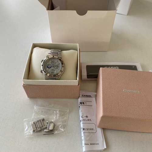 Casio radio controlled watch - casio,